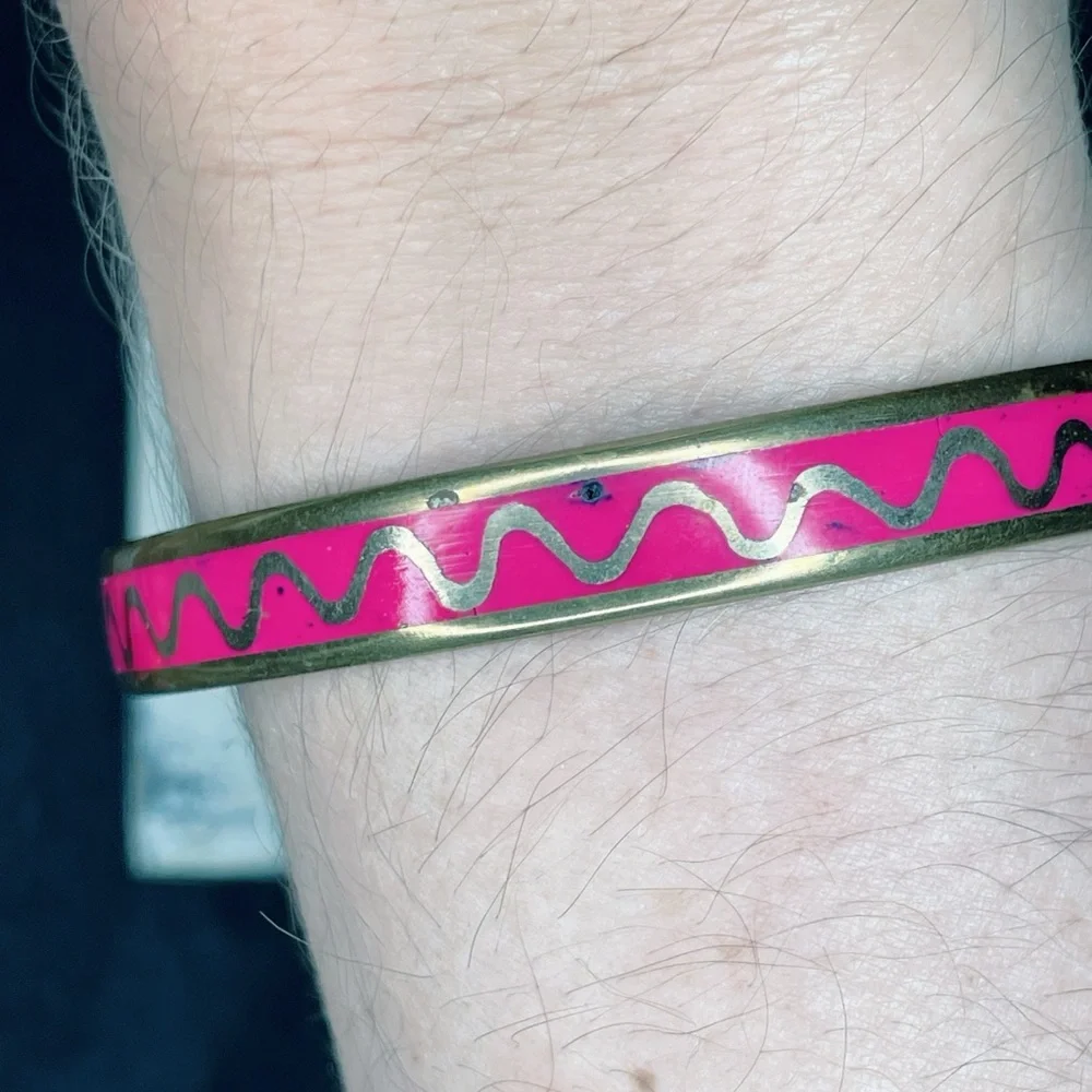 4005u. Enamel Hot Pink and Gold Bangle Bracelet